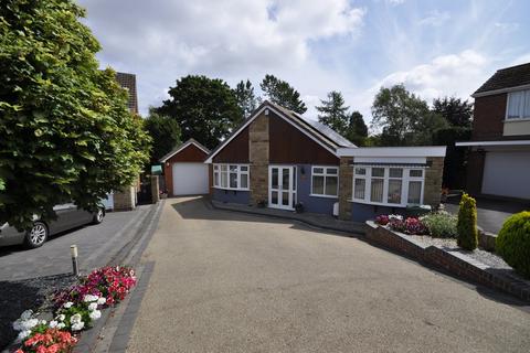 10 White Oak Drive, Kingswinford, DY6 9QN