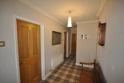10 White Oak Drive, Kingswinford, DY6 9QN