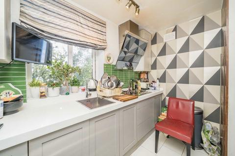 undefined, Fulwood Gardens, Twickenham TW1