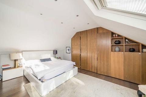 undefined, Fulwood Gardens, Twickenham TW1