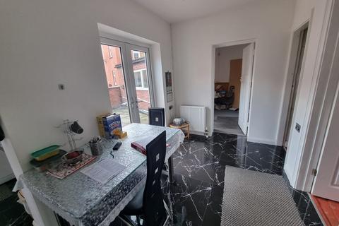 4 bedroom townhouse for sale, The Greenway, Leicester, LE4