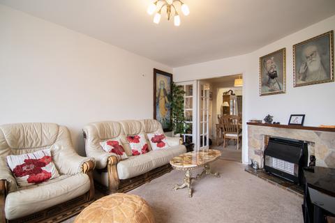 4 bedroom semi-detached house for sale, Shrewsbury Avenue, Leicester, Leicestershire, LE2 6JN