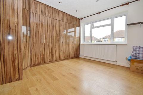 2 bedroom maisonette for sale, Valley Close, Pinner