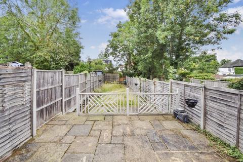 4a Valley Close, Pinner, HA5 3UR
