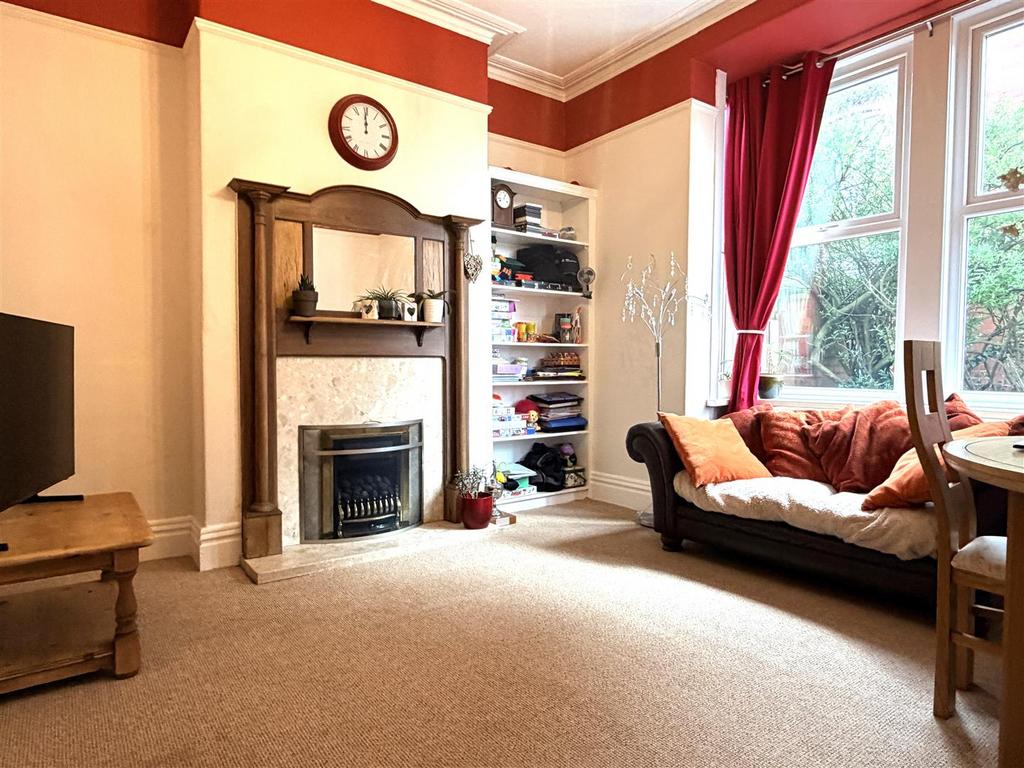 Dining/sitting room