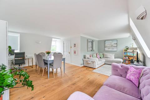 2 bedroom flat for sale, Cedars Road, Clapham Common North Side, London, SW4