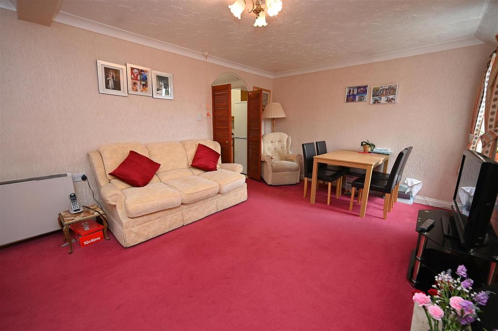 Living room3.JPG