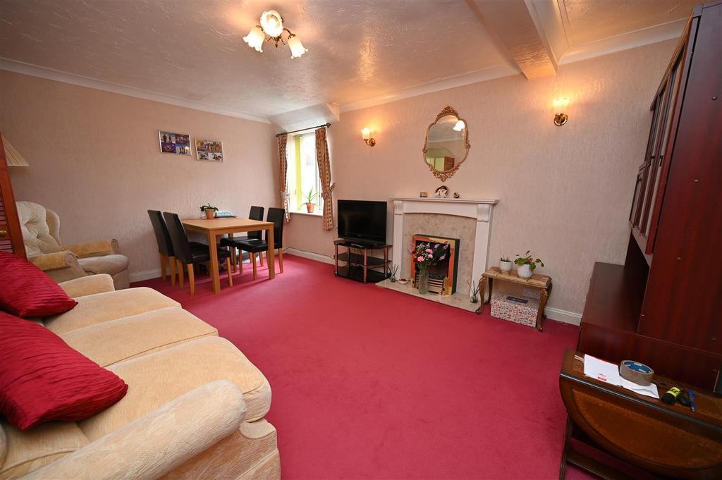 Living room2.JPG