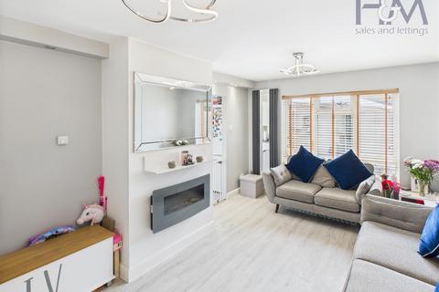 2 bedroom terraced house for sale, Elm Walk, Stevenage, Hertfordshire, SG2 9UY