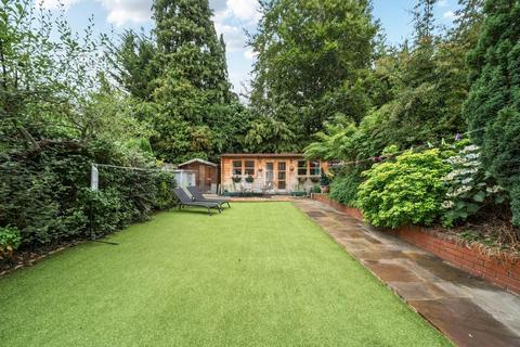 166 Albert Drive, Woking, GU21 5TZ