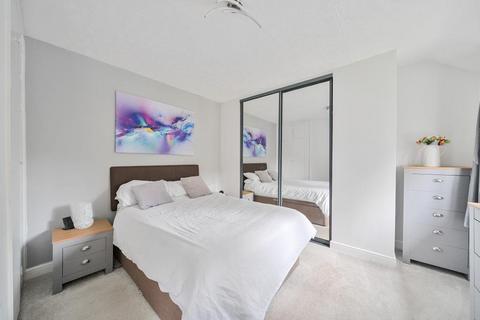 166 Albert Drive, Woking, GU21 5TZ