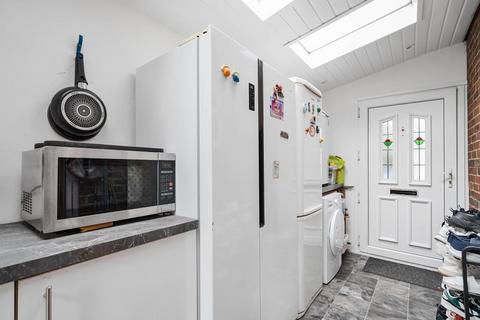 166 Albert Drive, Woking, GU21 5TZ