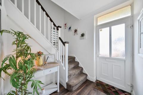 166 Albert Drive, Woking, GU21 5TZ