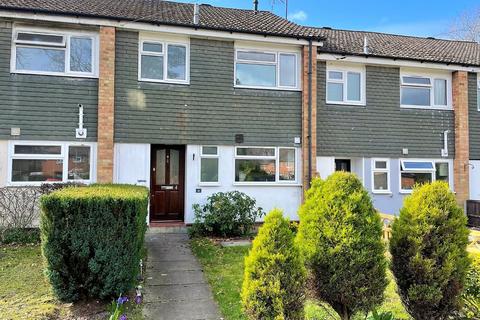 3 bedroom terraced house to rent, Kenilworth Crescent, Hart GU51