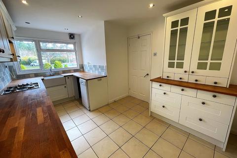 3 bedroom terraced house to rent, Kenilworth Crescent, Hart GU51