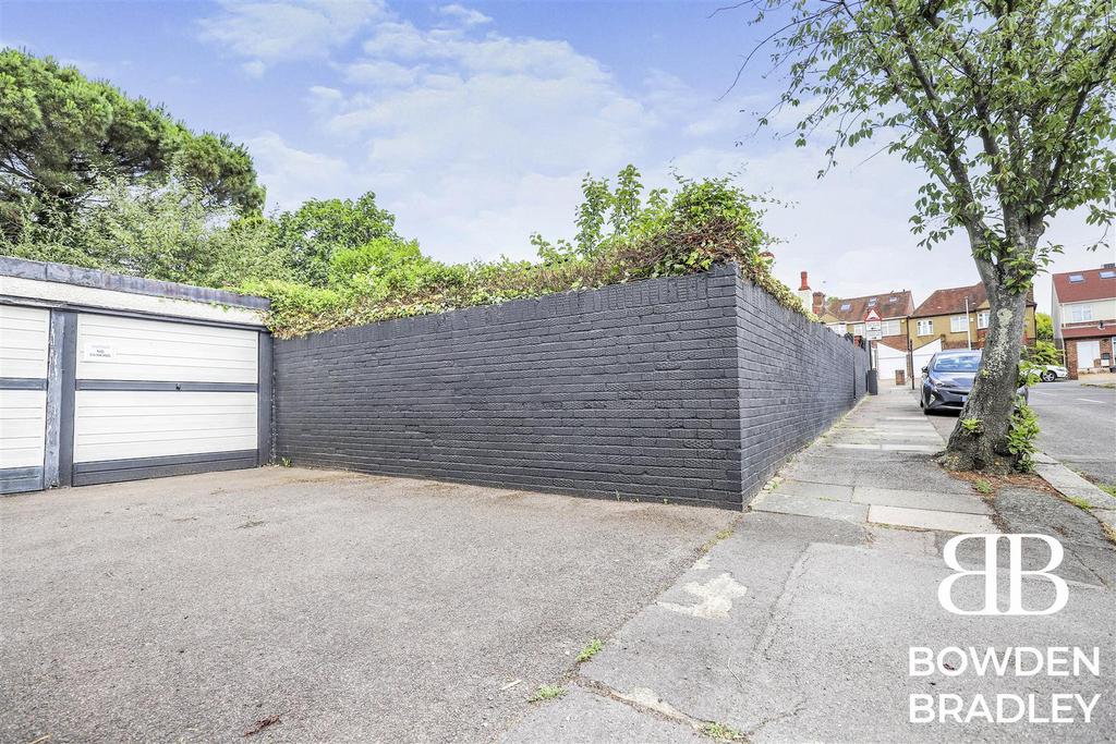 Detached Garage