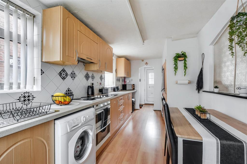 Kitchen 3.jpeg