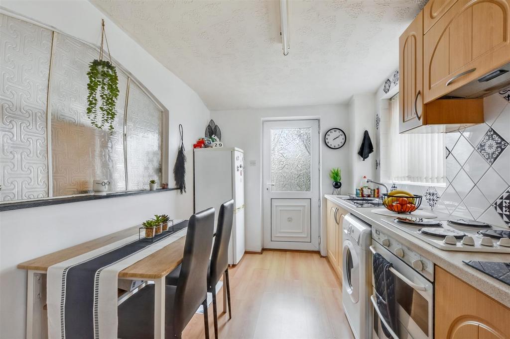 Kitchen 1.jpeg