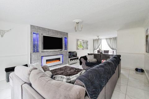 6 Thorncliffe Park, Royton, Oldham, OL2 5RX
