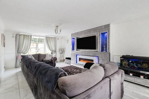 6 Thorncliffe Park, Royton, Oldham, OL2 5RX