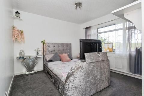 6 Thorncliffe Park, Royton, Oldham, OL2 5RX