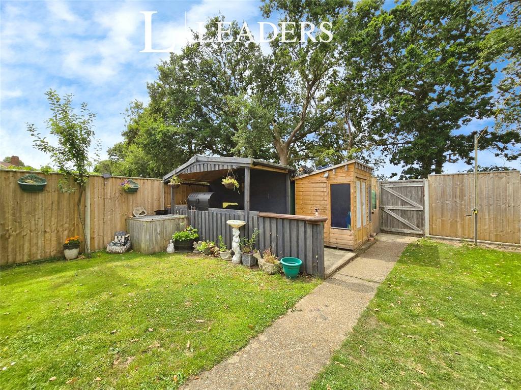 Shed/Bbq Area