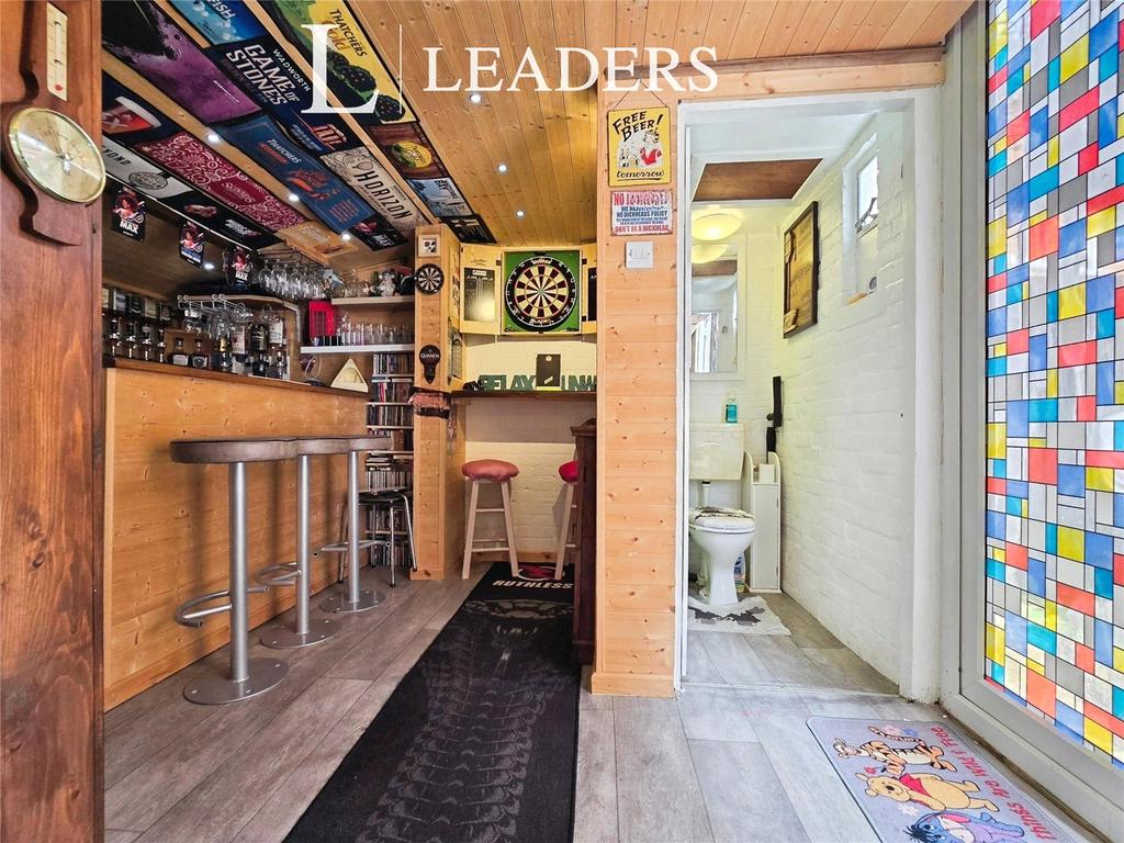 Bar With Wc