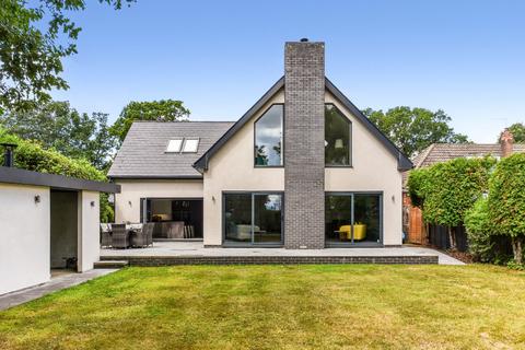 4 bedroom detached house for sale, Portsmouth Road, Horndean, Waterlooville, Hampshire