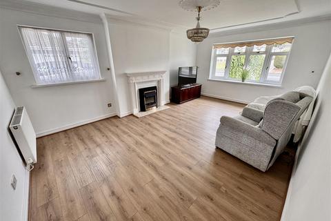 undefined, Heol Ceirios, Llandybie, Ammanford