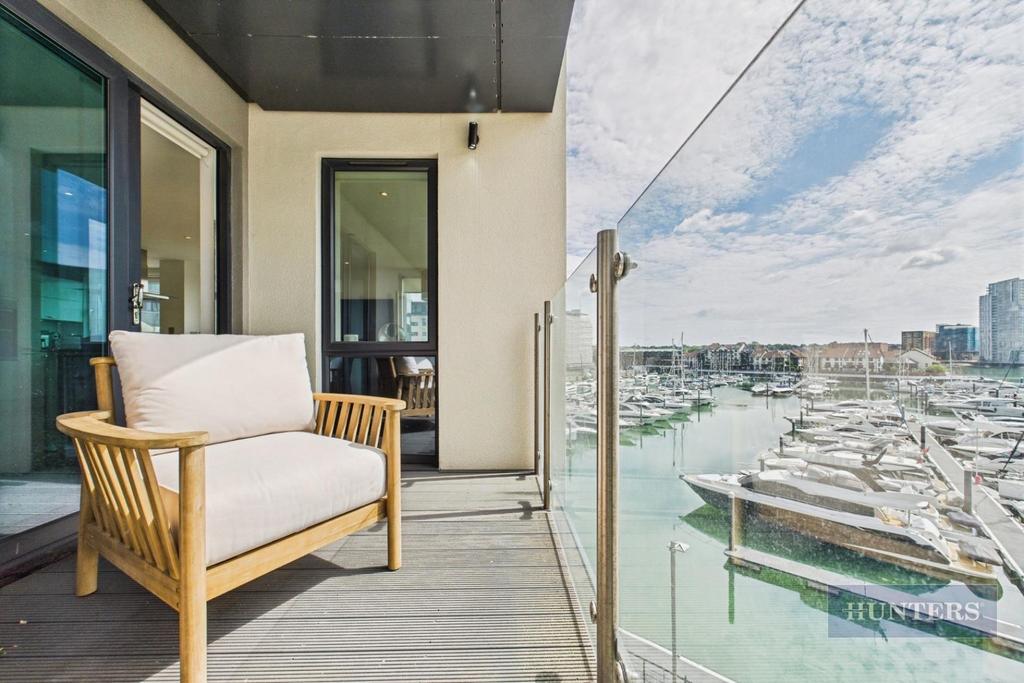 Ac2a87a1-CAM05152 G0-PR0182-STILL017.jpg