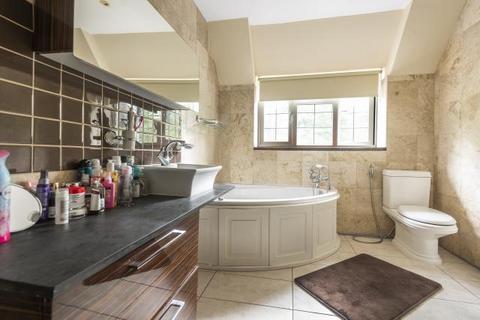 undefined, Pinner,  Greater London,  HA5