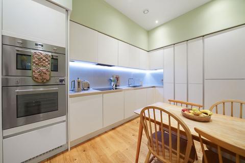 undefined, Chiswick High Road, London W4