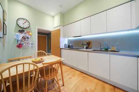1 bedroom ground floor flat for sale, Chiswick High Road, London W4