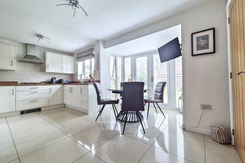 18 Bedeswell Close, Hebburn, NE31 2GB