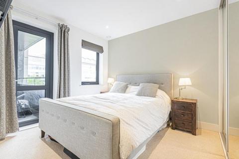 2 bedroom flat for sale, Pipit Drive, London, SW15