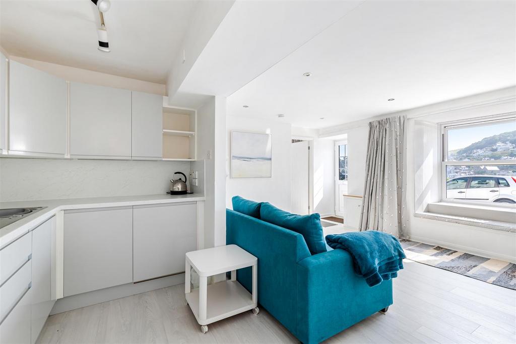 A05 - 13 South Town Dartmouth - 250617.jpg