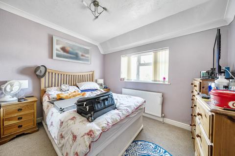 2 bedroom semi-detached house for sale, Apple Tree Avenue, Hillingdon