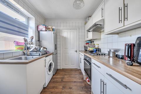 2 bedroom semi-detached house for sale, Apple Tree Avenue, Hillingdon