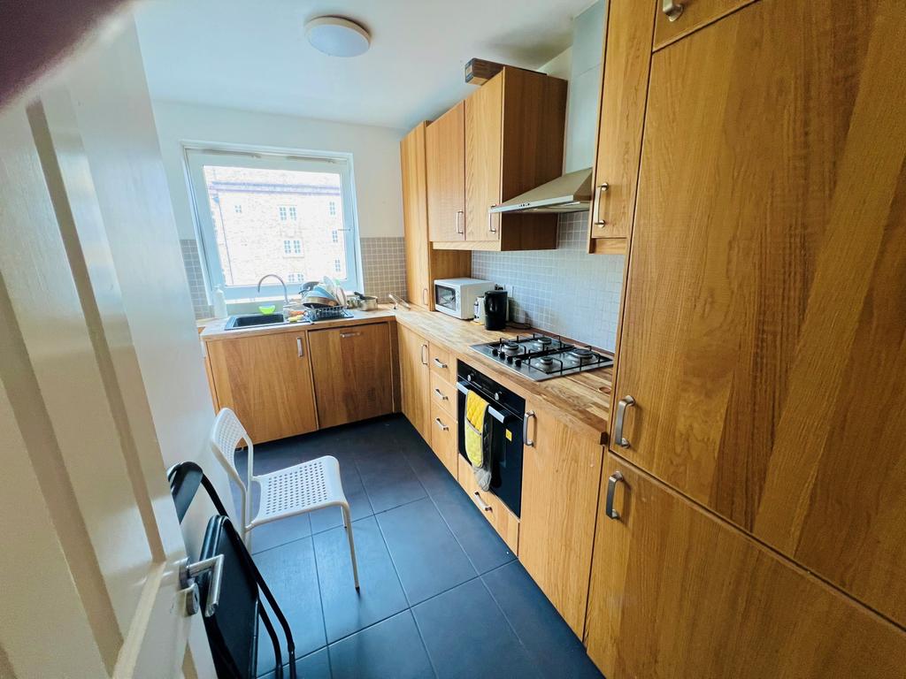 3 bed flat for sale