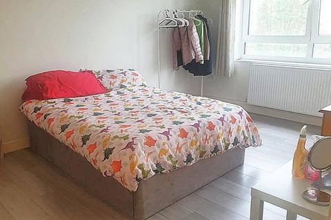 3 bedroom flat for sale, London, W2 5TE