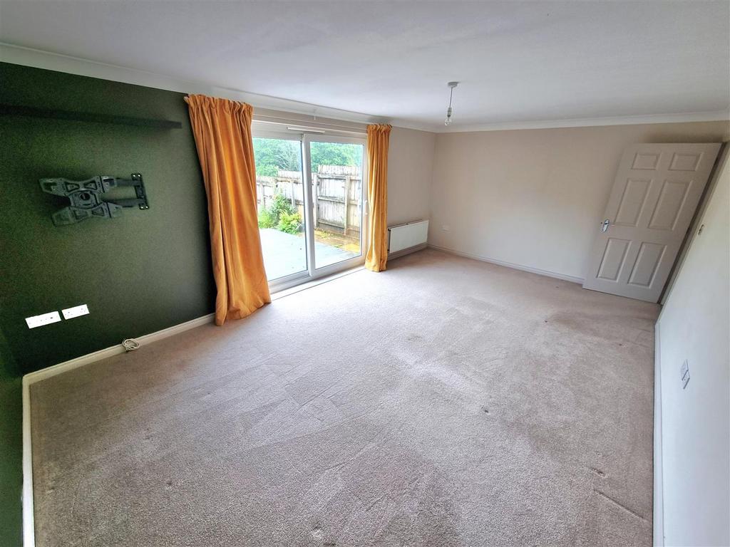 Sitting room 1.jpg