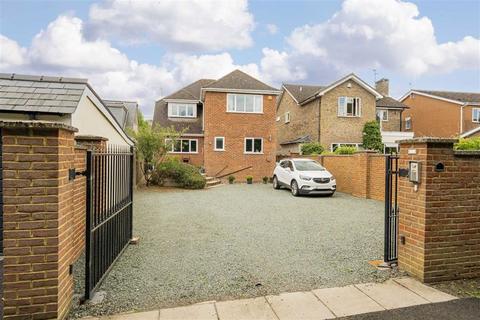 36 Hythe End Road, Wraysbury, Staines-upon-thames, TW19 5AR