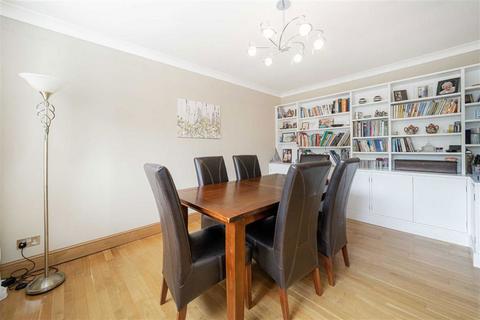 36 Hythe End Road, Wraysbury, Staines-upon-thames, TW19 5AR
