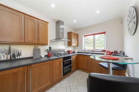 36 Hythe End Road, Wraysbury, Staines-upon-thames, TW19 5AR