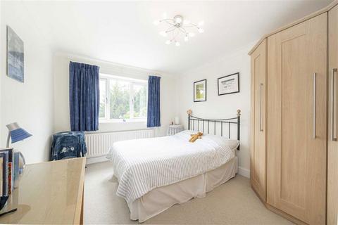 36 Hythe End Road, Wraysbury, Staines-upon-thames, TW19 5AR