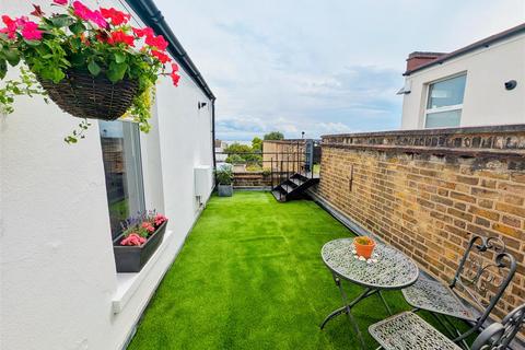 18a Broadway, Leigh-on-sea, SS9 1AW