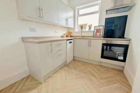 18a Broadway, Leigh-on-sea, SS9 1AW