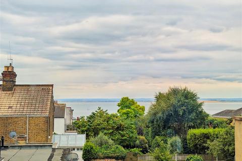 18a Broadway, Leigh-on-sea, SS9 1AW