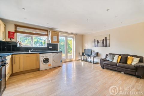 9 bedroom bungalow for sale, Dennis Way, Slough, Berkshire