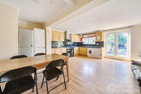 9 bedroom bungalow for sale, Dennis Way, Slough, Berkshire